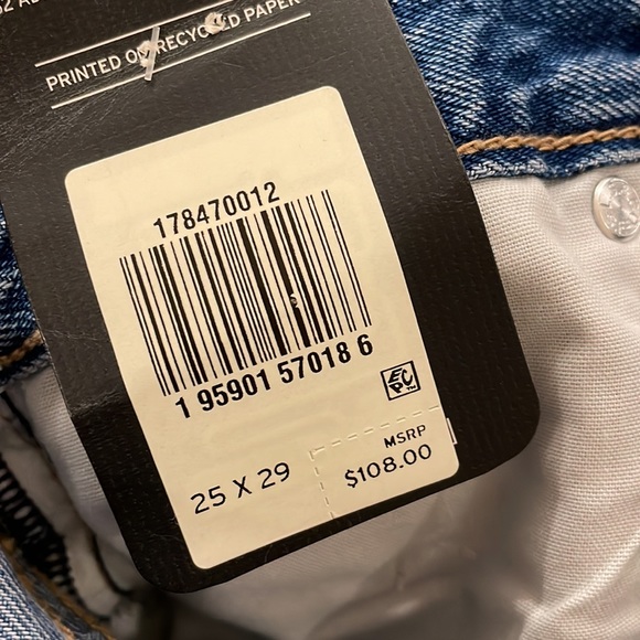 NWT Levi's Super High Rise  Loose Taper Jean in size 25 - Picture 10 of 10